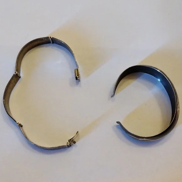 SOLD!! Vintage Bundle of 6 Beautiful Bangle & Cuff Bracelets! - Picture 10 of 12